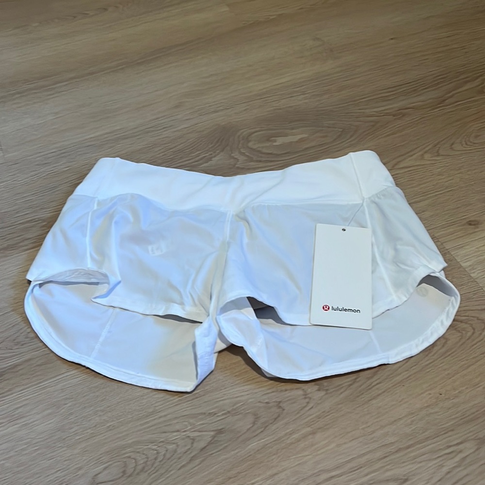lululemon Speed Up Short 2.5” Sz 6 White NWT